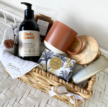 Load image into Gallery viewer, Coastal Palms Natural Set Hamper Gift Basket Large
