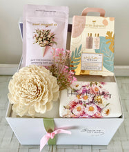 Load image into Gallery viewer, Happy Birthday To My Friend Female Pamper Hamper Gift Box Medium
