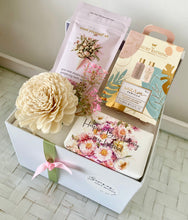 Load image into Gallery viewer, Happy Birthday To My Friend Female Pamper Hamper Gift Box Medium
