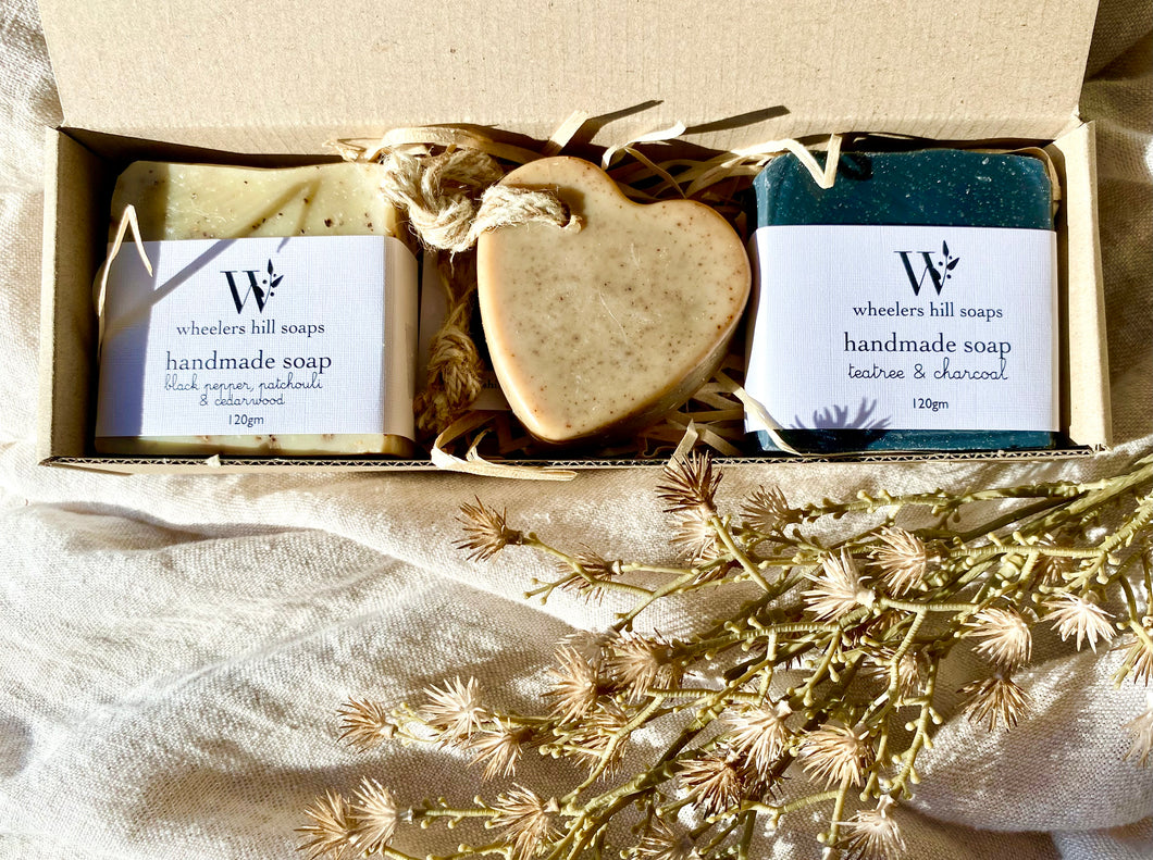 Natural & Nourishing Gift Small Boxed Set Of 3 Soaps Add On